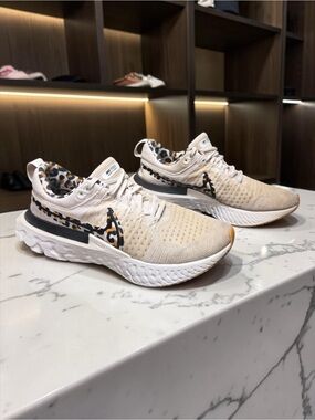 Nike React Infinity Run Flyknit 2 Leopard White Womens Running Shoes Size 10